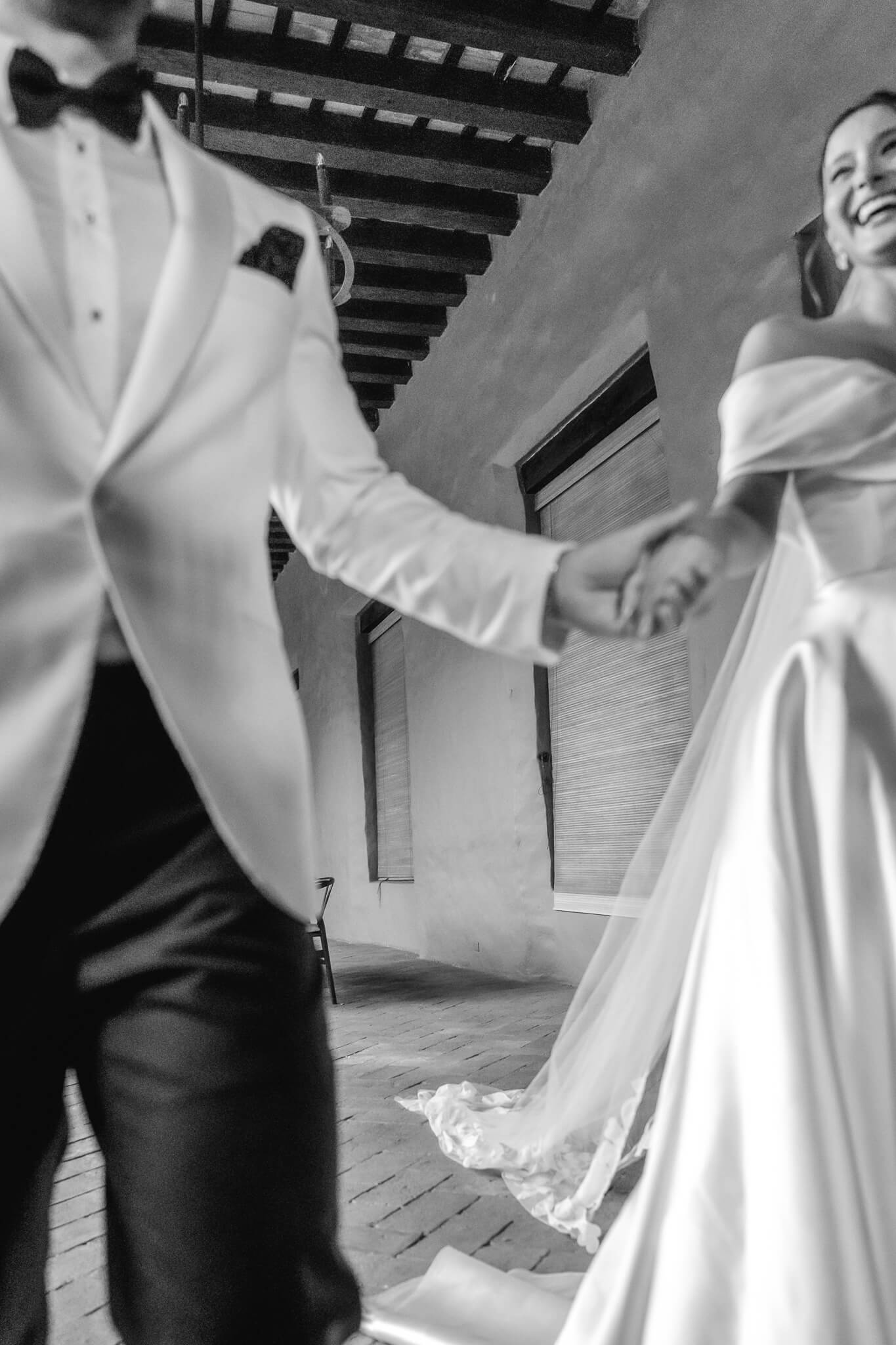 New York wedding photography elegant couple walking