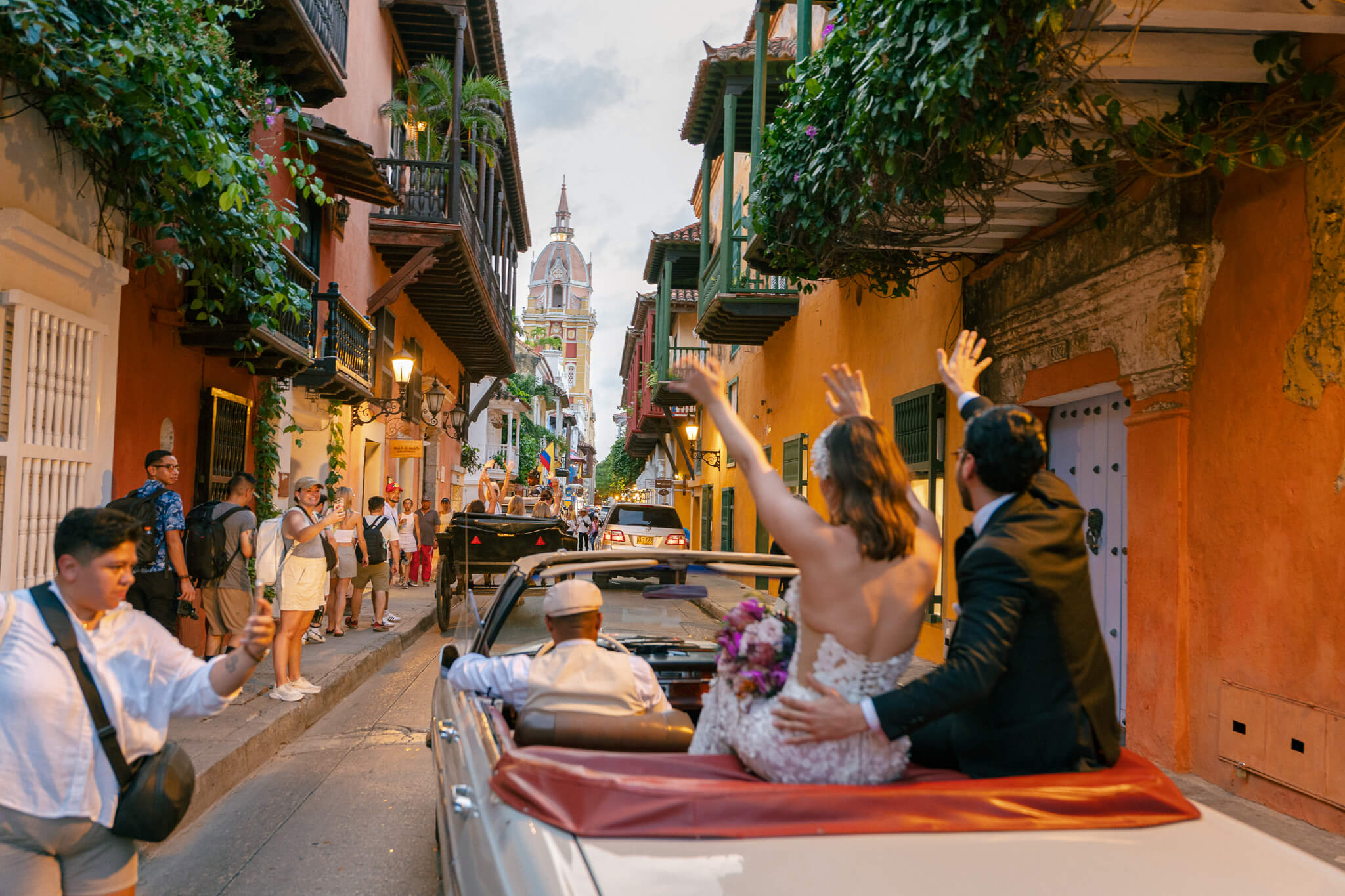 cartagena wedding photos driving away car